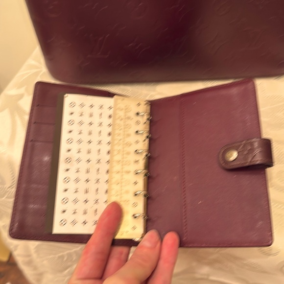 Louis Vuitton Matte Vernis agenda PM PLUM— can bundle with matching LV Stockton - Picture 4 of 5